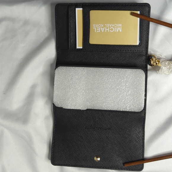 MK Tech Wristlet Wallet - Picture 5 of 10